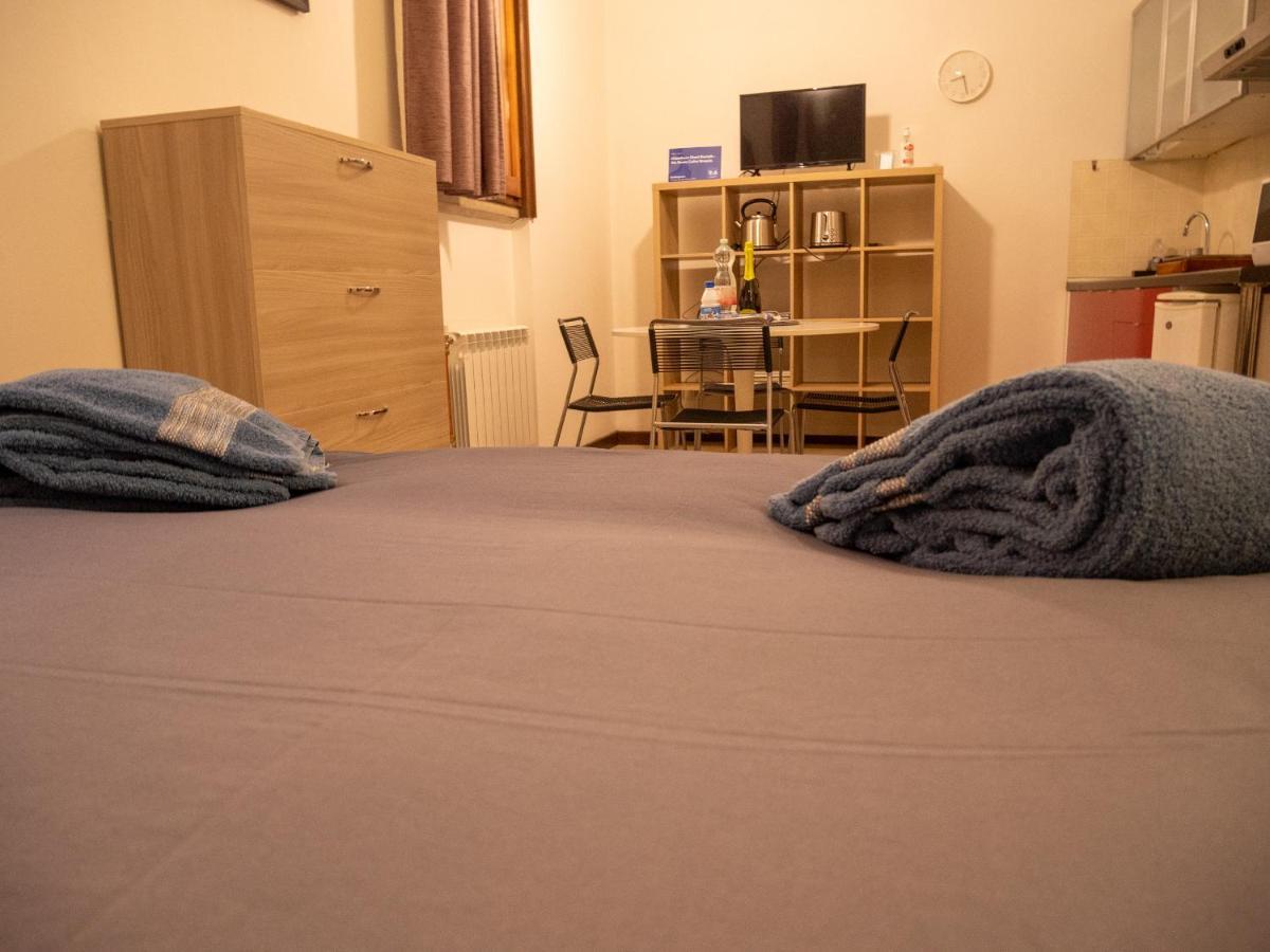 Chambers Short Rentals - Via Gezio Calini Brescia - 2 Studio Flats Екстер'єр фото