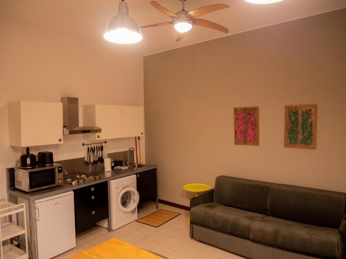 Chambers Short Rentals - Via Gezio Calini Brescia - 2 Studio Flats Екстер'єр фото