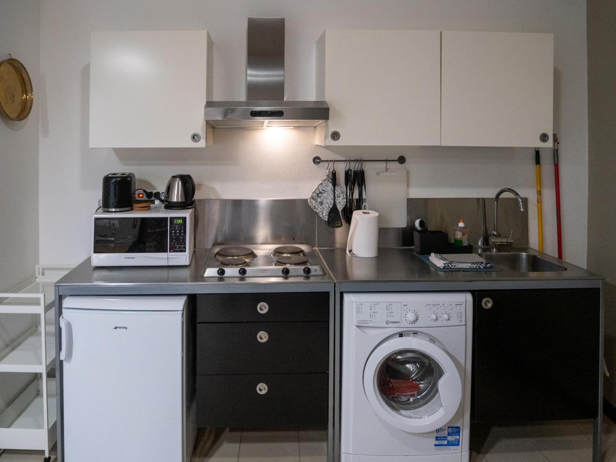 Chambers Short Rentals - Via Gezio Calini Brescia - 2 Studio Flats Екстер'єр фото